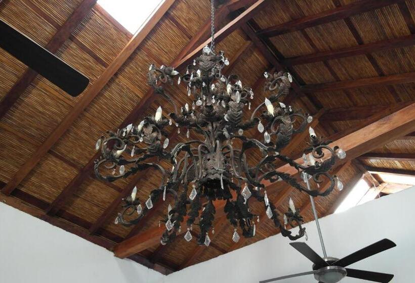 تختخواب در اتاق مشترک, Hostal Azul