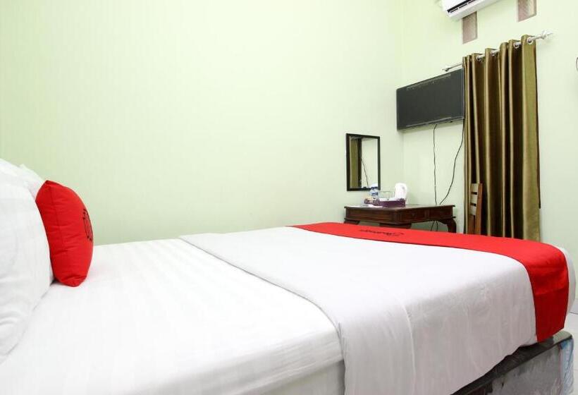 Номер Стандарт, Reddoorz Plus Near Taman Sari