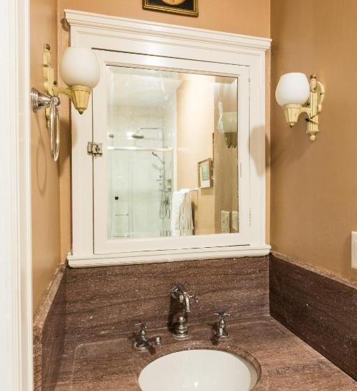 스탠다드 룸 킹사이즈 침대, Ringling House Bed & Breakfast
