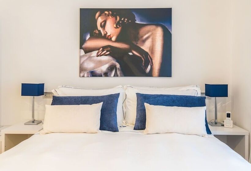 Quarto Superior, Cafe Bleu Relais