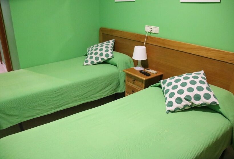 Номер Стандарт, Hostal Burgalés