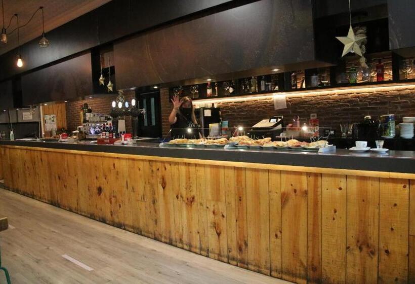 Номер Стандарт, Hostal Burgalés