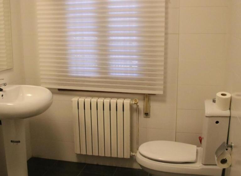Шале 1 Спальня, Hostal Burgalés