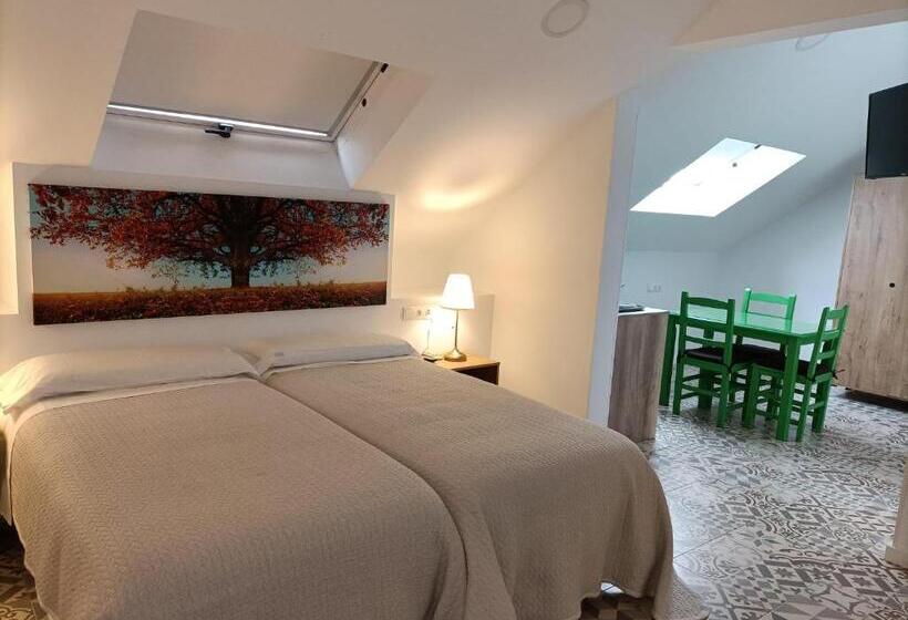 Семейное Студио, Hostal Las Encinas