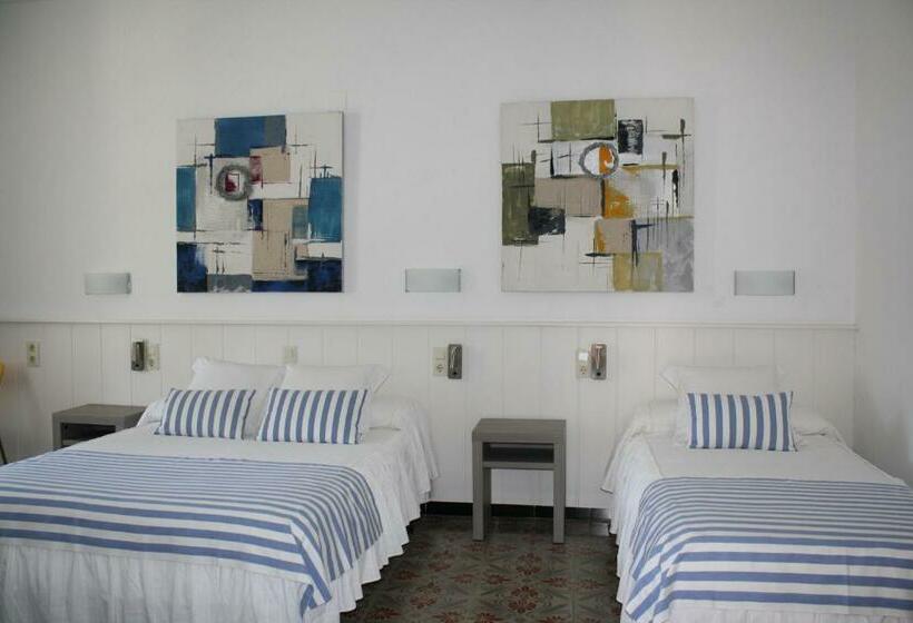 اتاق استاندارد سه نفره, Hostal La Florida