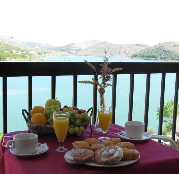 Classic room with balcony, Hostal Las Rumbas