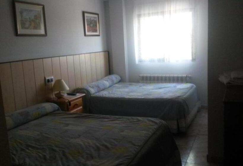 四人标准间, Hostal Residencia Taray