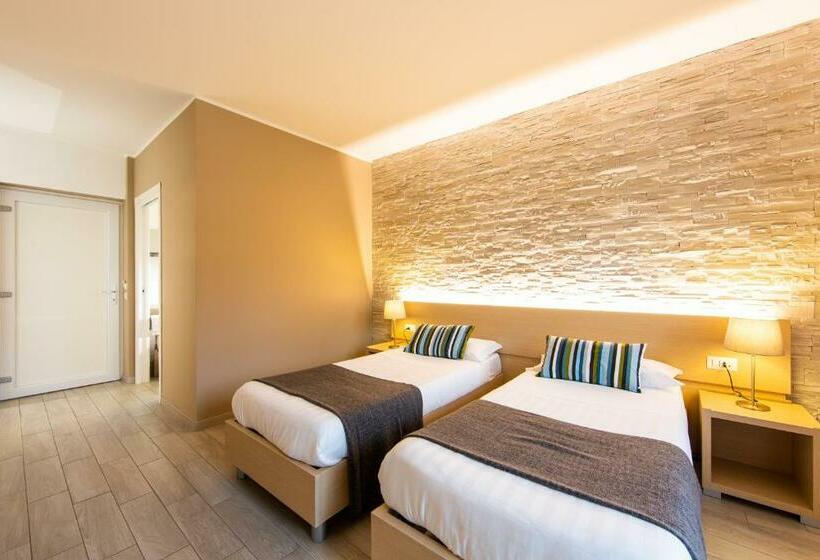 اتاق استاندارد با چشم‌انداز استخر, Agriturismo Dolce Luna