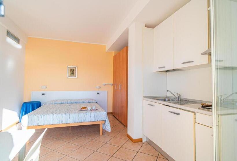 Апартаменты 1 Спальня с Террасой, Residence Villa Gloria