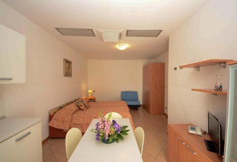 Апартаменты 1 Спальня Нижний Этаж, Residence Villa Gloria