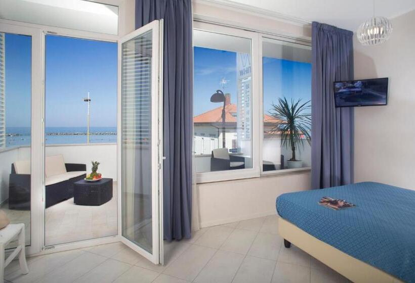آپارتمان 2 خوابه با چشم‌انداز دریا, White Suite & Apartments