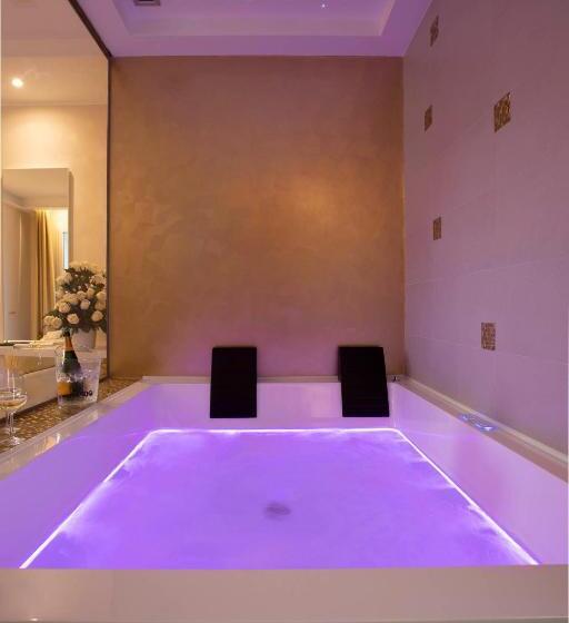 1 Bedroom Penthouse Apartment, White Suite & Apartments