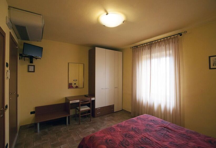 Номер Стандарт, Camere Santucci