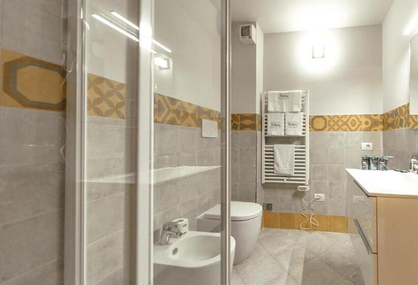 带1个卧室的带阳台的公寓, Residenza Cavour