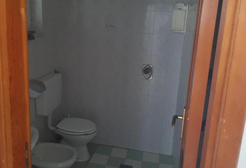 Quarto Quádruplo Clássico, Case La Pergola