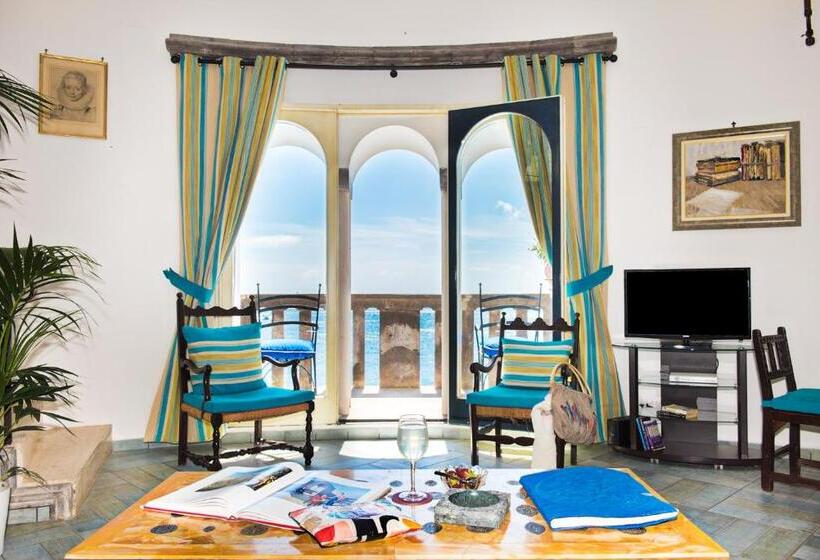 سوییت لوکس, Villa Torre Trasita Luxury Suites