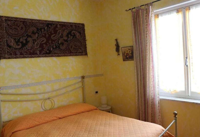 スタンダードトリプルルーム, La Casa Rosa