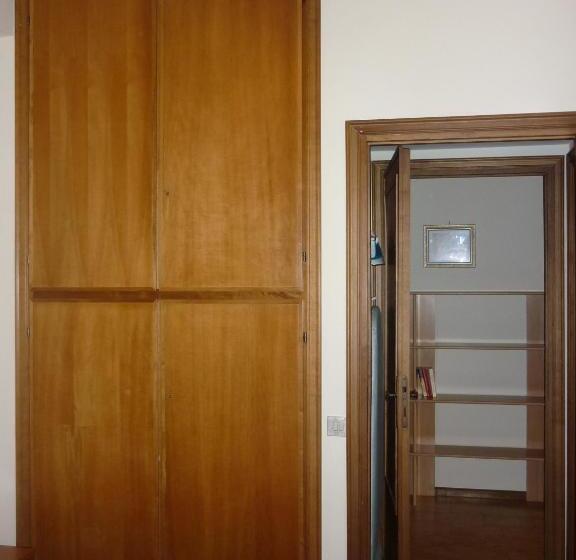 آپارتمان 2 خوابه با تراس, Eur Nir Residence