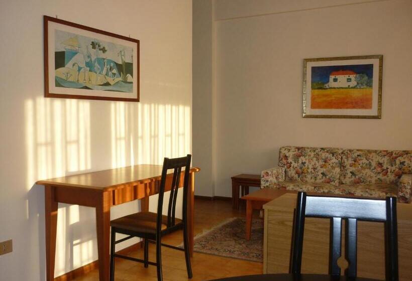 آپارتمان 1 خوابه با تراس, Eur Nir Residence