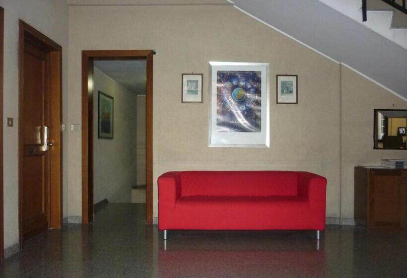 آپارتمان 1 خوابه همکف, Eur Nir Residence