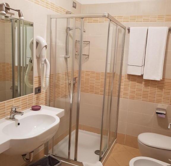 Номер Стандарт, Thai Orchidee Restaurant&rooms