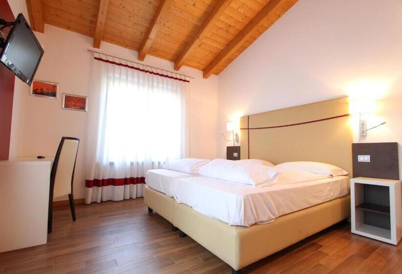 Номер Стандарт с Террасой, Thai Orchidee Restaurant&rooms