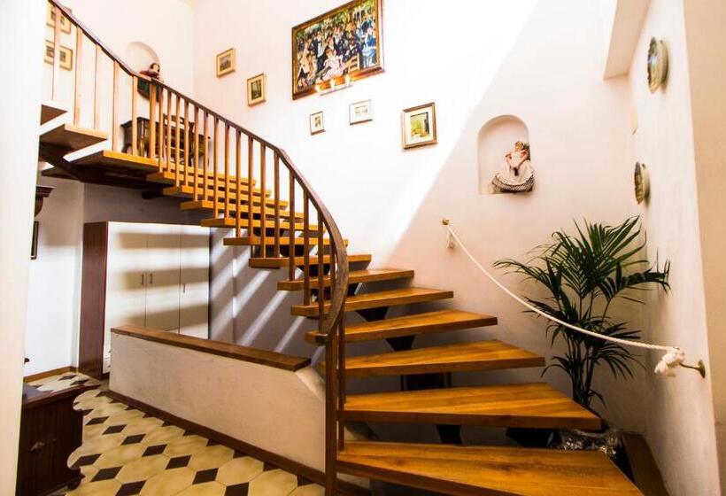 سوئیت با بالکن, Residence Oasis