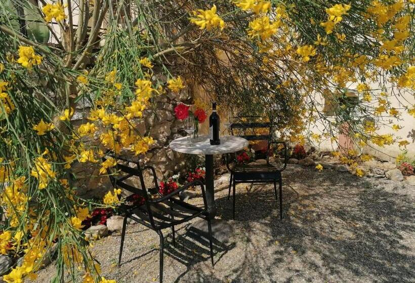 スタンダードスタジオ, Agriturismo La Poderina