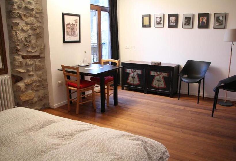スタンダードスタジオ, La Piazzetta Di Canale B&b