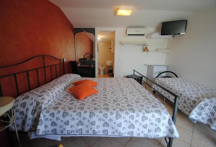 اتاق استاندارد چهار تخته, Villa Primavera