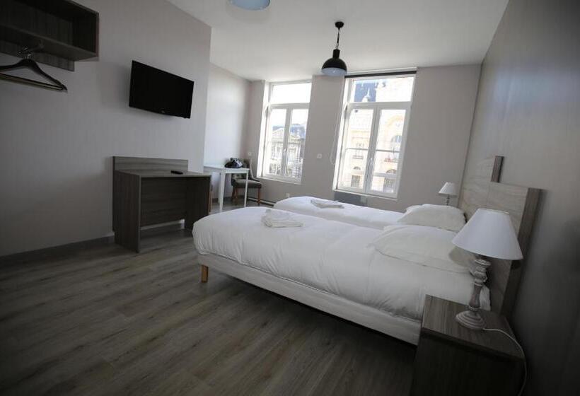استودیوی سوپریور, L Hotel De France