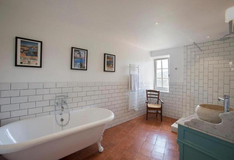 Номер Deluxe, Chateau Olmet
