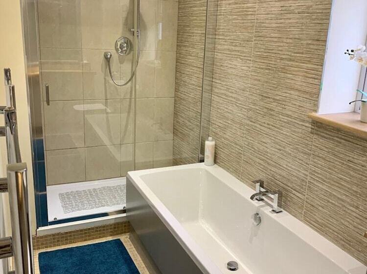 Номер Deluxe Кровать Кинг, Deridown Guest House
