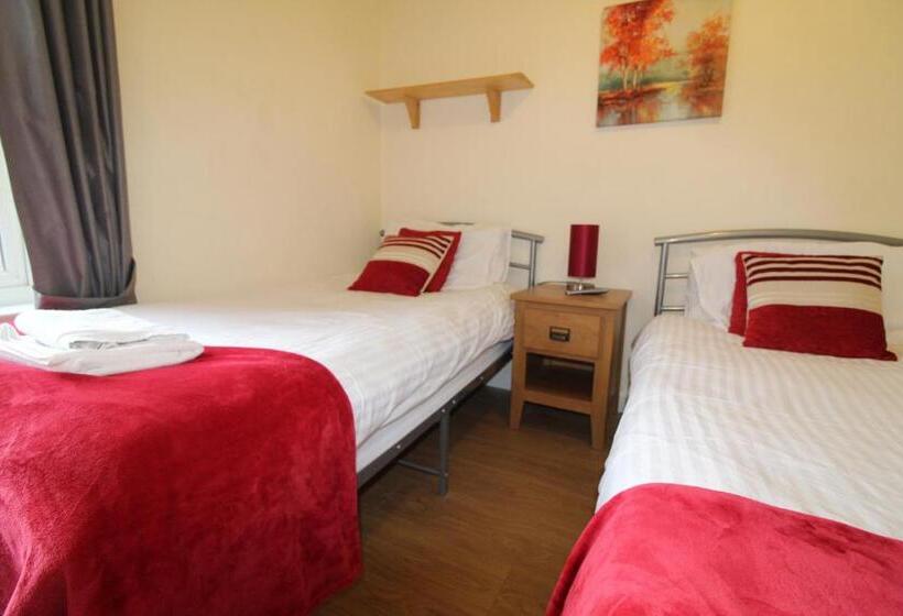 Дом 3 Спальни, Shirebrook House