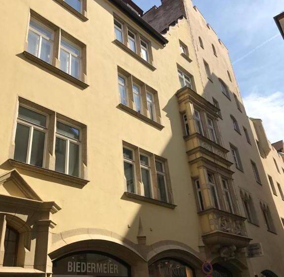 Escritório Estándar, Palazzo Am Dom