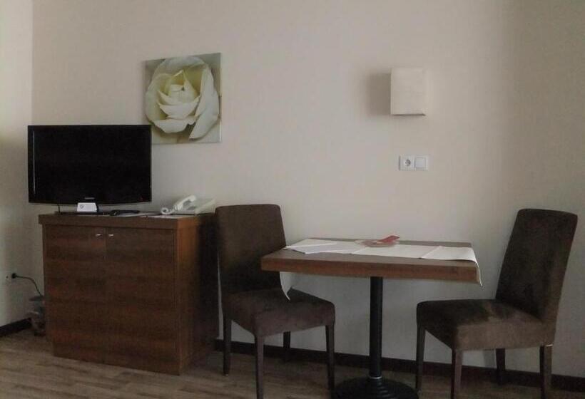Номер Стандарт Вид на Сад, Aparthotel Christine
