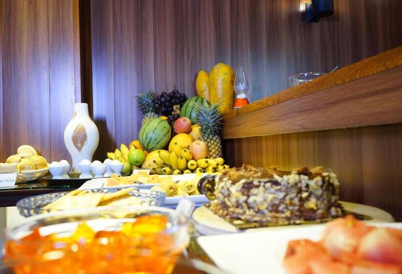 اتاق لوکس با تخت بزرگ, Diva Villa Airport Transit