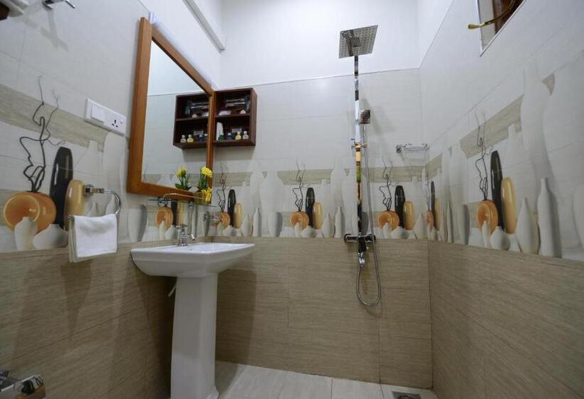 اتاق لوکس با تخت بزرگ, Diva Villa Airport Transit