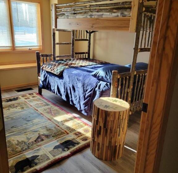 침실 3개 아파트, Whitetail Lodge