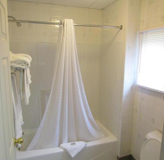Четырехместный номер Премиум, Kennebunkport Motor Lodge