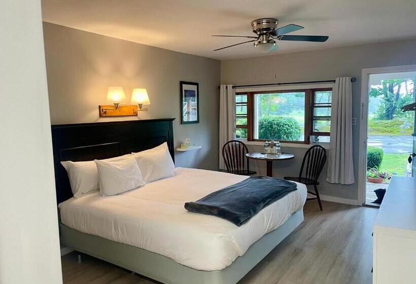 Standard Room King Size Bed, Kennebunkport Motor Lodge