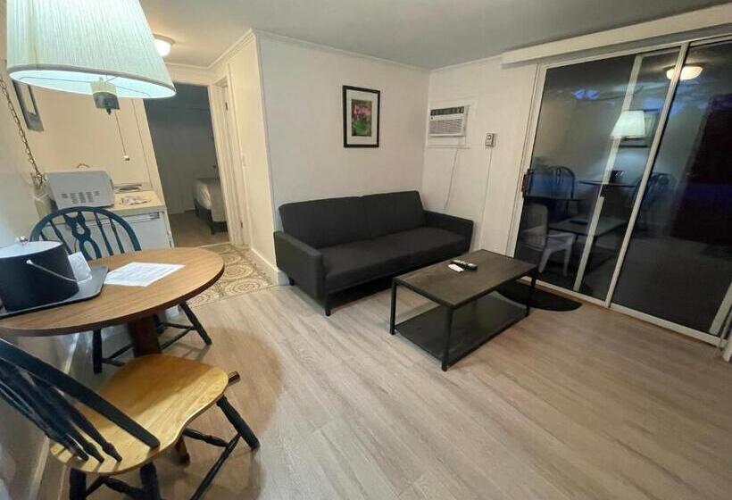 1 Bedroom Apartment, Kennebunkport Motor Lodge