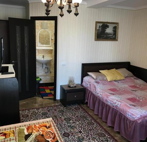 اتاق اکونومی, Villa L Vovskaia