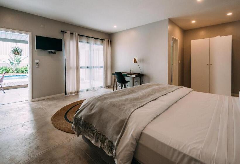 스위트 킹사이즈 침대, Joli Guesthouse