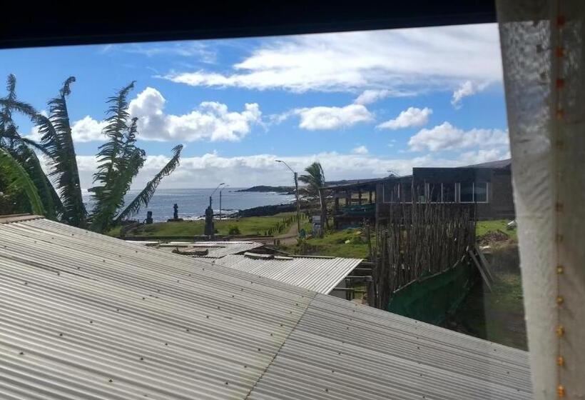 Трехместный Номер Стандарт Вид на Сад, Hostal Vieroto
