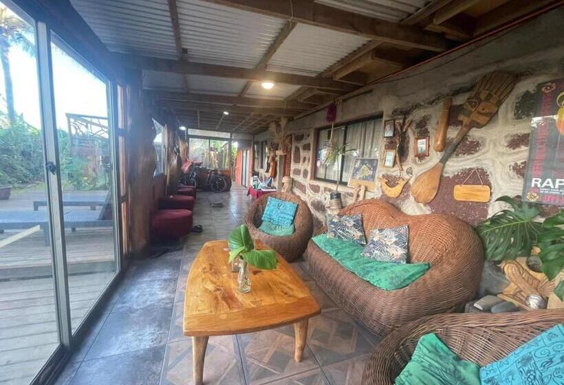 Трехместный Номер Стандарт Вид на Сад, Hostal Vieroto