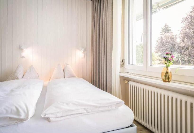 اتاق استاندارد با سرویس بهداشتی مشترک, Wanderlust Guesthouse
