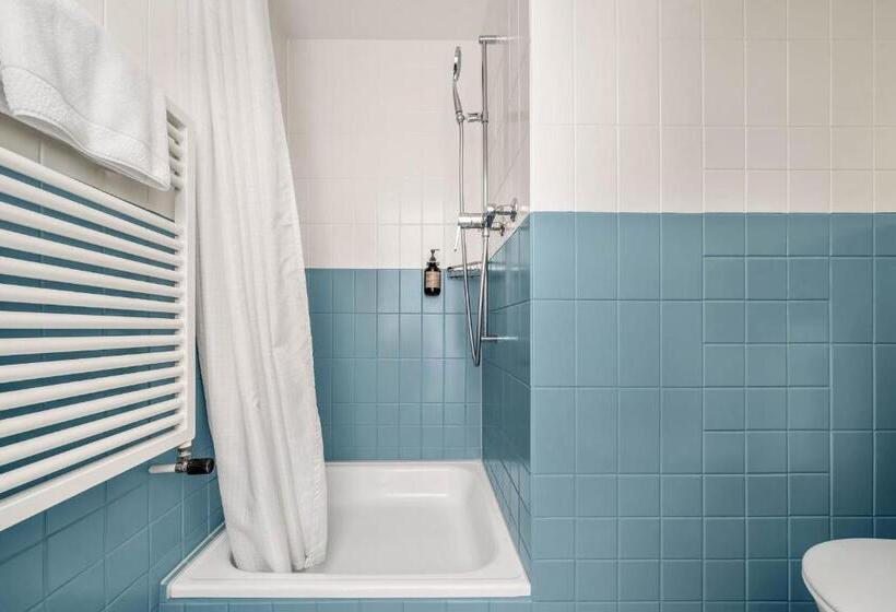اتاق استاندارد سه نفره, Wanderlust Guesthouse