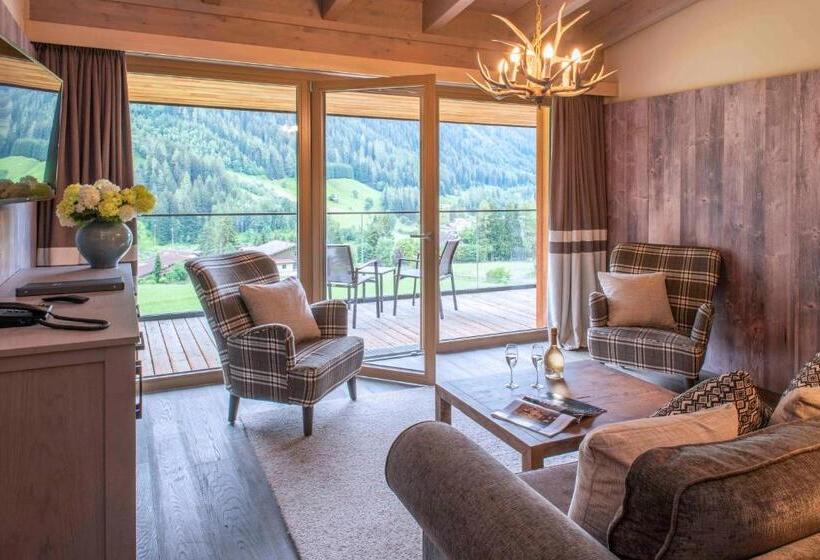 Apartamento em sótão com 3 quartos, Mountain Spa Residences