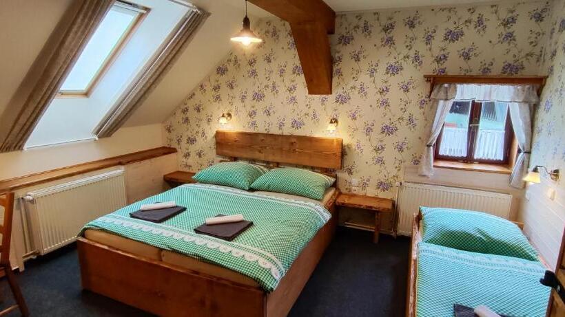 Трехместный Номер Deluxe, Penzion Pod Třešňovkou